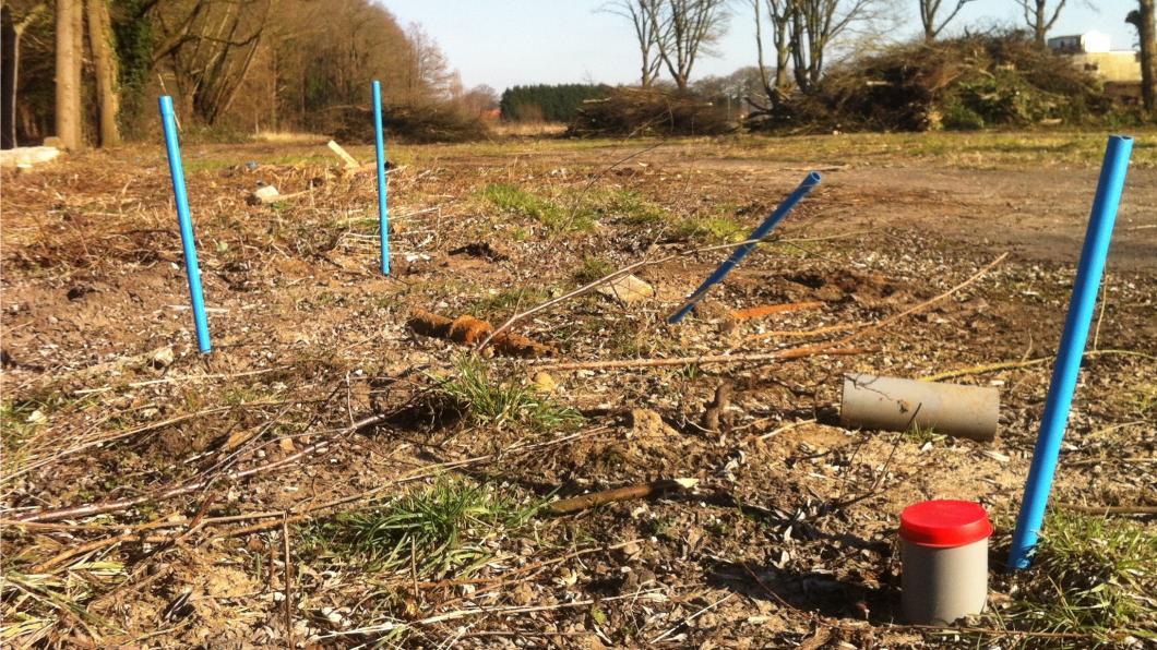 Vervuild terrein bij station Lochem GroenLinks stelt aan de kaak: vervuild terrein bij station Lochem