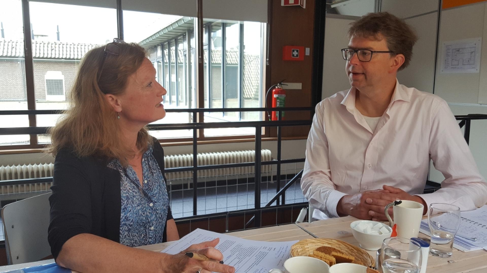 Henk van Zeijts maakt kennis met Lisette Lagerweij - directeur Muzehof